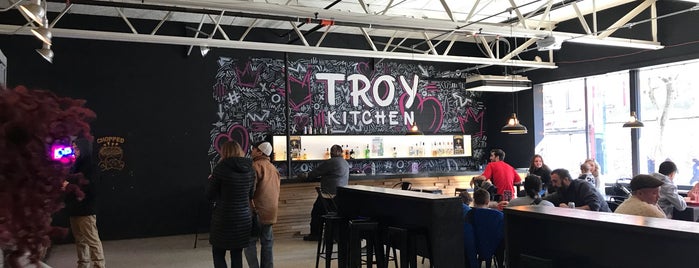 Troy Kitchen is one of Lieux qui ont plu à Sheena.