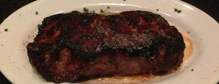 Ruth's Chris Steak House is one of Allie 님이 저장한 장소.