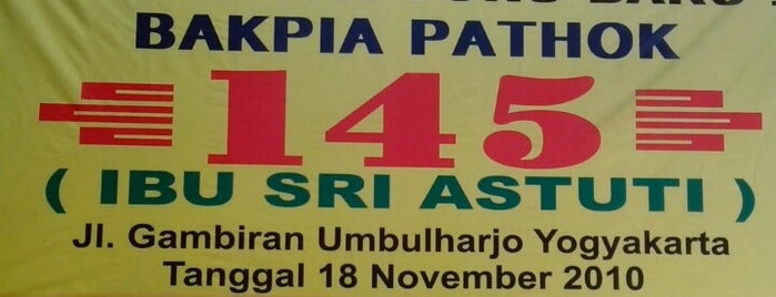 Bakpia Pathok 145 (Ibu Sri Astuti) is one of สถานที่ที่ ᴡᴡᴡ.Esen.18sexy.xyz ถูกใจ.