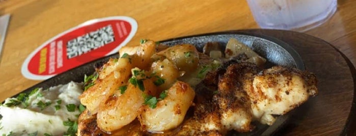 Applebee's Neighborhood Grill & Bar is one of to eat list.