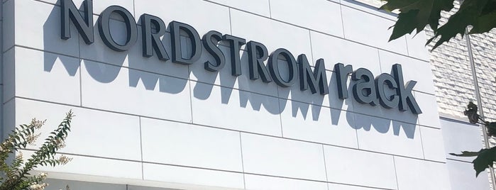 Nordstrom Rack is one of Locais curtidos por Vicky.