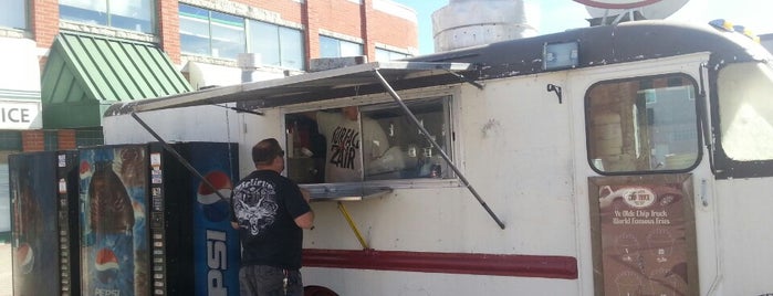 Ye Olde Chip Truck is one of Favorite restaurants.