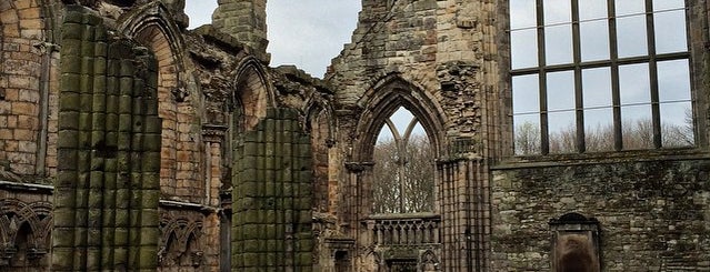 Holyrood Abbey is one of Scotland to-do list.