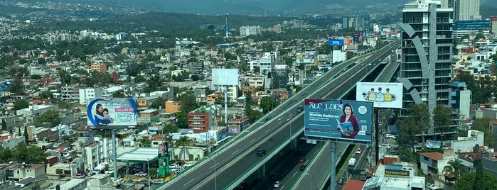 Fiesta Inn is one of hoteles.