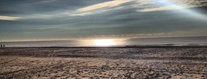 33rd Street Beach is one of The Traveler'in Beğendiği Mekanlar.