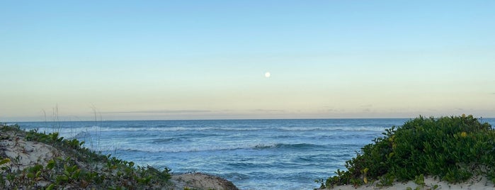 Praia da Ferrugem is one of Garopaba.