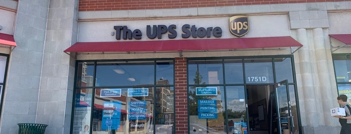 The UPS Store is one of Tempat yang Disimpan L Patrick.