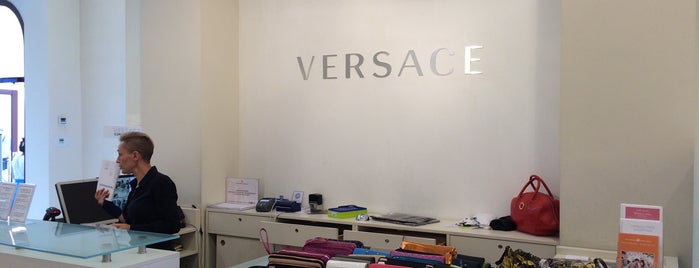Versace is one of Locais curtidos por Philippe.
