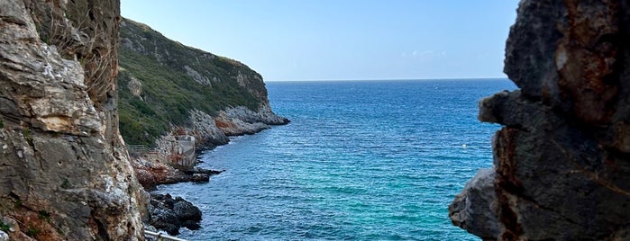 Diros beach is one of Greece.