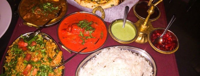 Taj Indian Restaurant is one of Posti che sono piaciuti a Mesha.