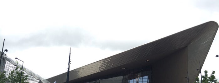 Rotterdam Hauptbahnhof is one of Orte, die Ler gefallen.