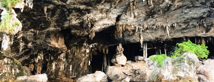 Viking Cave is one of Lugares favoritos de Ler.
