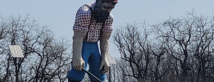 Exhausted Paul Bunyan is one of More Roadside Men of the US.