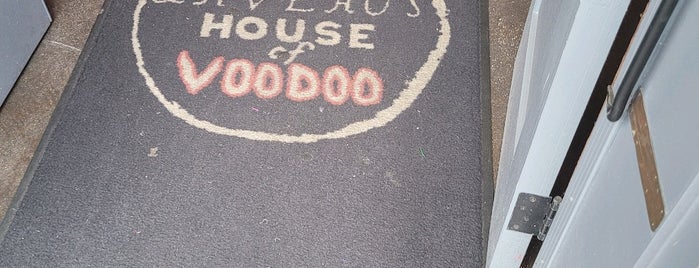 Marie Laveau's House of Voodoo is one of Tempat yang Disukai Mallory.