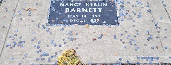 Grave In Middle Of Road | Nancy Kerlin Barnett Grave is one of my places.