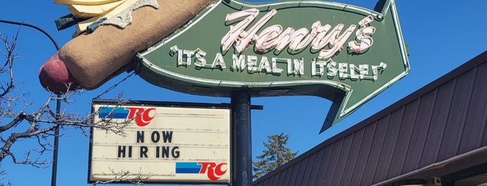 Henry's Drive-In is one of Illinois Route 66.