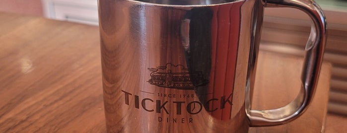 Tick Tock Diner is one of Comedians in Cars Getting Coffee.