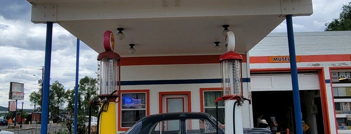 Pete's Gas Station is one of Arizona.