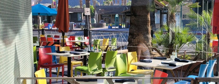 Lulu California Bistro is one of Palm Springs to-do🌞🦕🌵🍹.