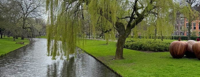 Heemraadspark is one of Rotterdam West 🇳🇬.