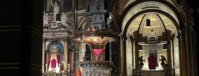 Basiliek van de Heilige Nicolaas (Nicolaaskerk) is one of Amsterdam ⭐️.