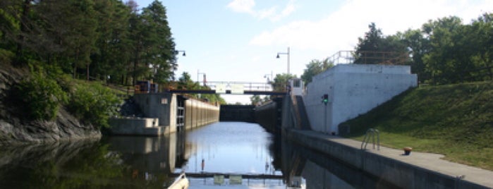 Canal Lock 4 is one of สถานที่ที่ Nicholas ถูกใจ.