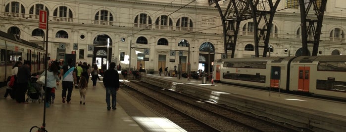 Estación de Francia is one of Estaciones de Tren.