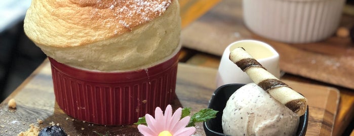 Pudding is one of Hong Kong ~ CAFÉ HOPPER list.