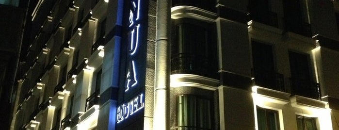 Menua Hotel is one of Selcan'ın Beğendiği Mekanlar.
