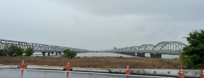 尾張大橋 is one of 木曽川の橋.