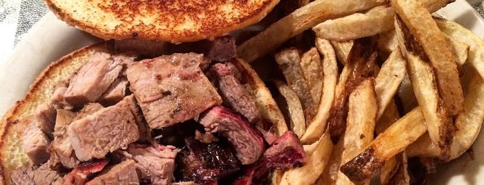 Country's Barbecue is one of Good Auburn Eats.