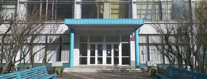 Спорткомплекс «Зоря» is one of Tempat yang Disukai Olena.