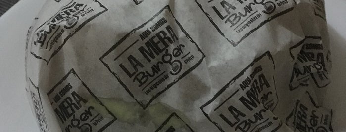 A La Burger is one of mandil.