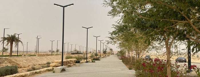 ممشى حديقة نورة اللوييه is one of كشتة.