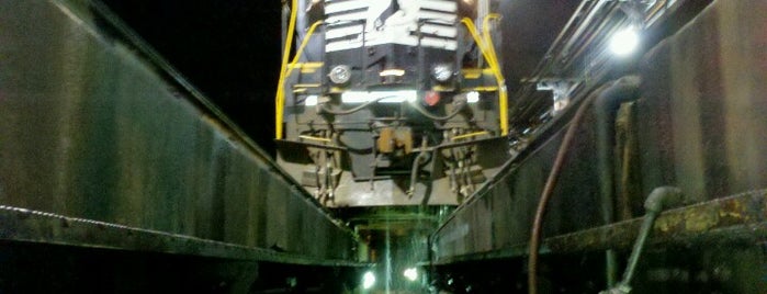 the Norfolk Southern diesel pit is one of Favorites.