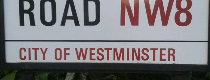 Abbey Road Crossing is one of London Calling.