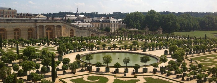 Istana Versailles is one of Mon voyage Parisien.