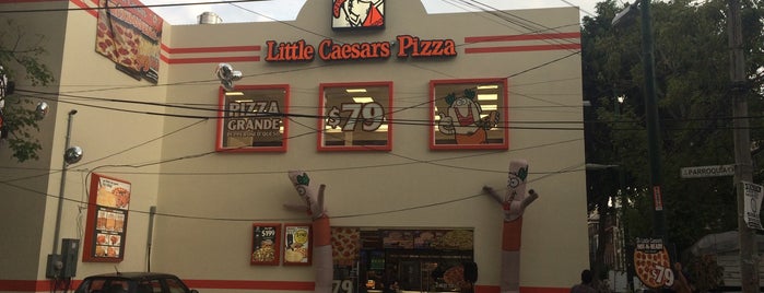 Little Caesars Pizza is one of Tempat yang Disukai desechable.