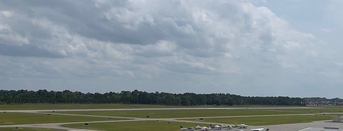 Jacksonville Executive at Craig Airport (JAXEX) is one of Hopster's Airports 1.