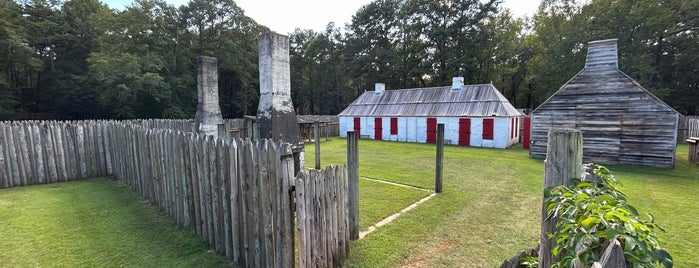 Fort Toulouse is one of Alabama.
