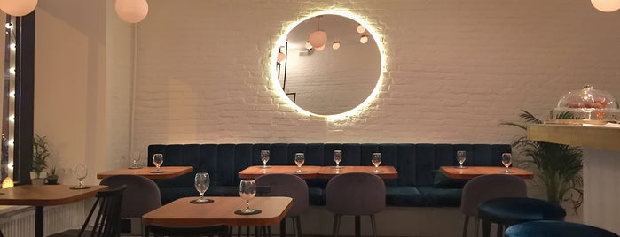 RUSSOFEEL Bar&Kitchen is one of Петербург для гостей столицы.