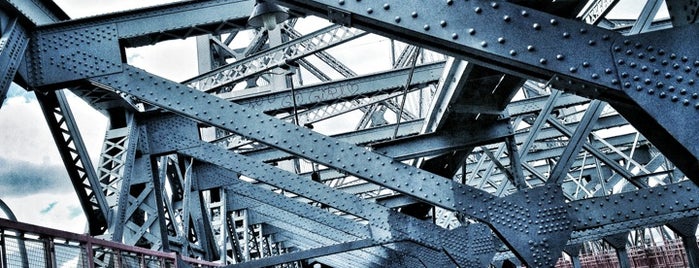 Williamsburg Bridge is one of Orte, die seth gefallen.