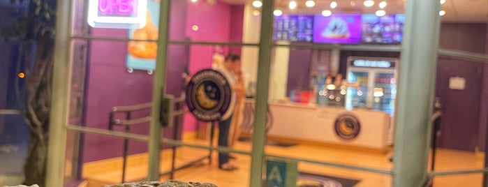Insomnia Cookies is one of The 11 Best Cheap Delivery Options in Westwood, Los Angeles.