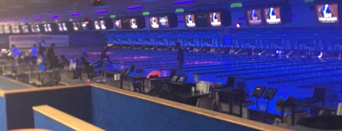 Brunswick Lakewood Lanes is one of Entertainment.