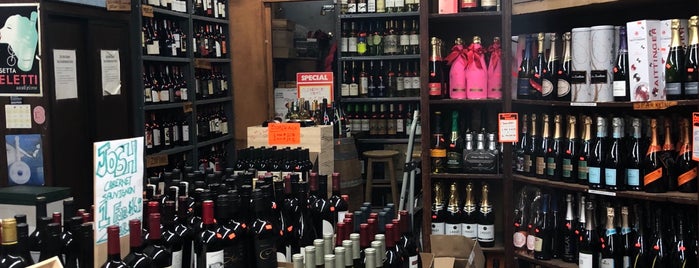 East Village Wines is one of Locais curtidos por Sheena.