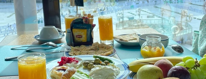 Al Tayebat Restaurant is one of Posti che sono piaciuti a ꌅꁲꉣꂑꌚꁴꁲ꒒.