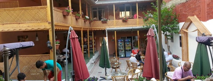 Kaçamak Cafe is one of Paşa'nın yeri (43).
