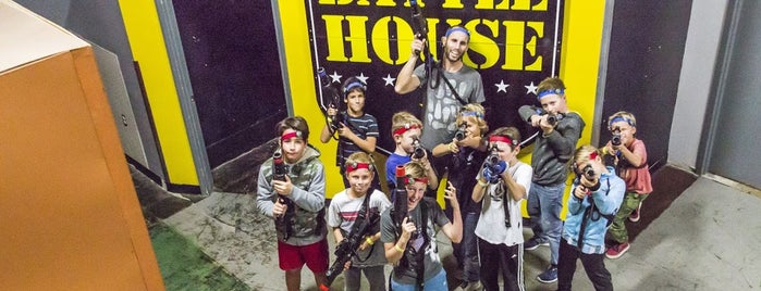 Battle House Laser Combat is one of Vanさんのお気に入りスポット.