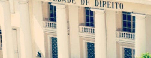 Faculdade de Direito is one of สถานที่ที่ Phillipe ถูกใจ.