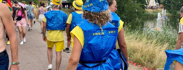 The Tomorrowland Connection - Friendship Garden is one of Tomorrowland.